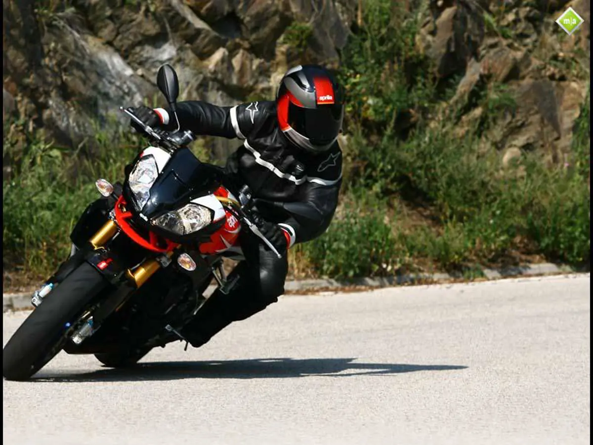 Tuono 1000 R Factory