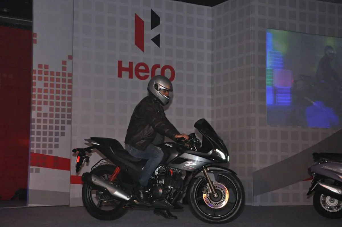 2014 New Hero Karizma R Side View 'Black'