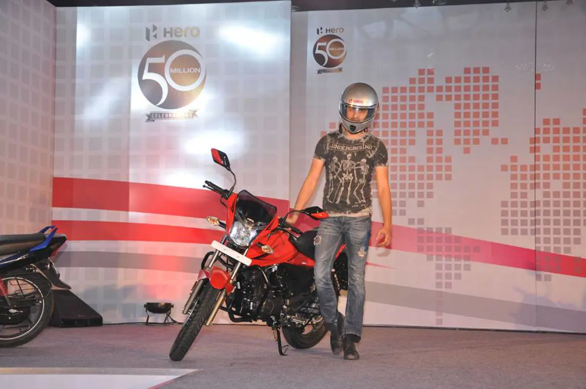 2014 New Hero Xtreme 3-Quarter Front 'Red'
