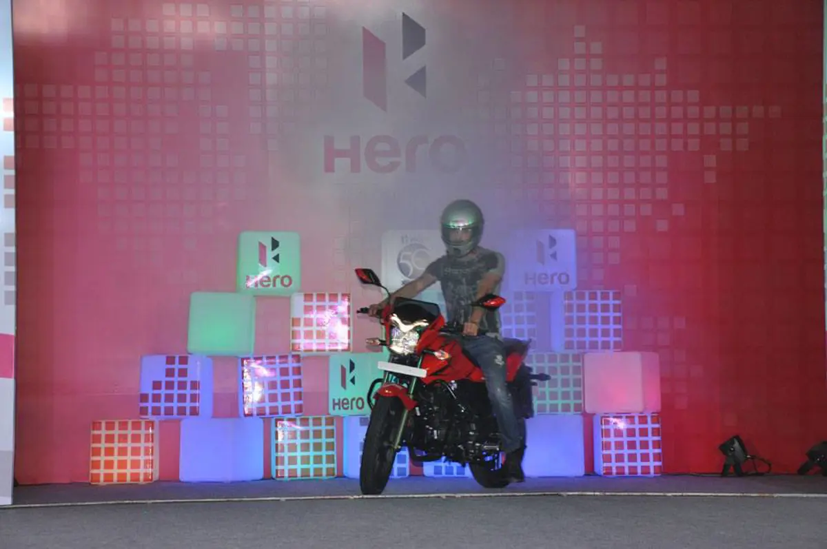2014 New Hero Xtreme 3-Quarter Front 'Red'