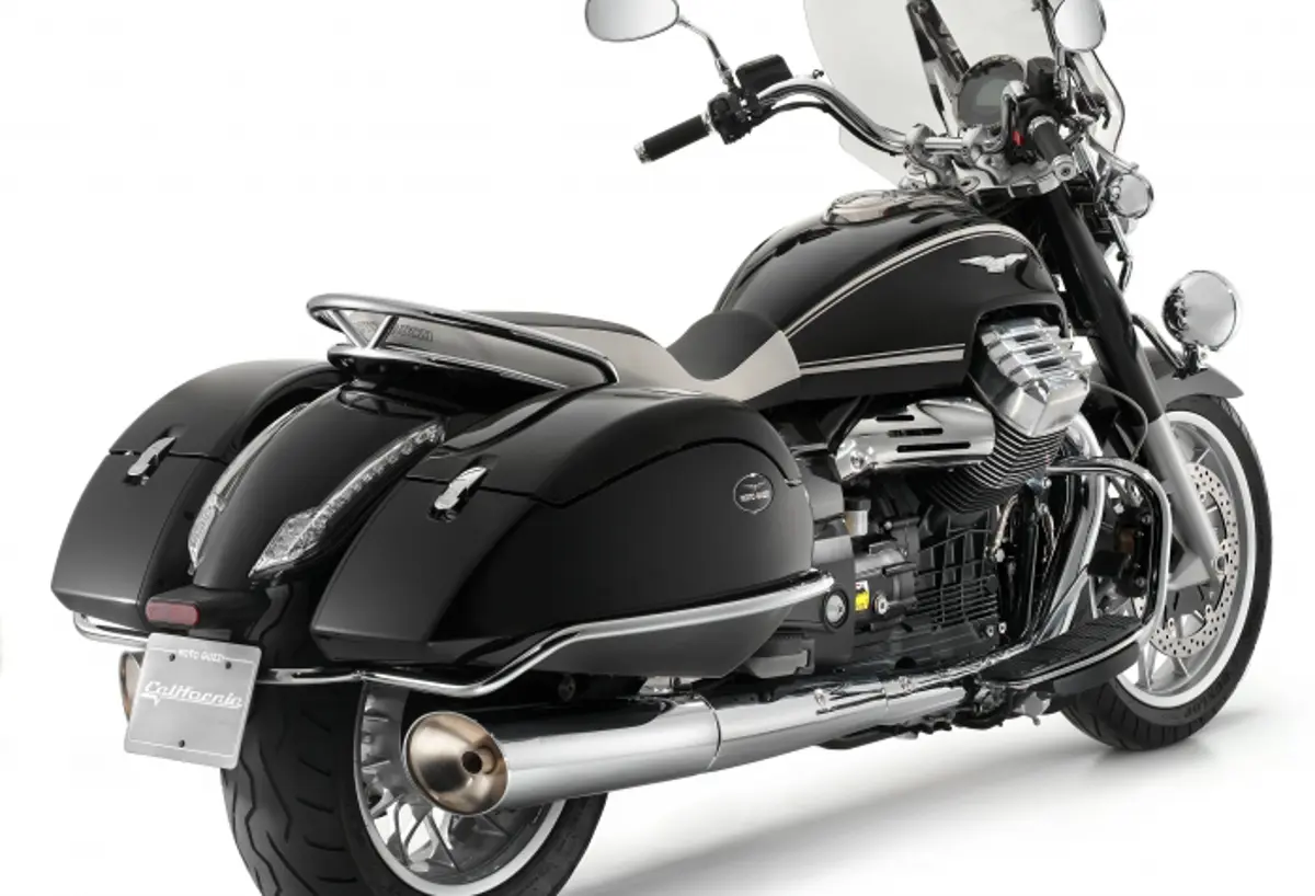 Moto Guzzi California 1400 Touring Rear 3-Quarter 'Black'