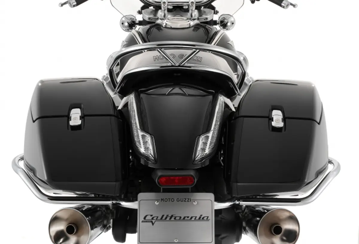 Moto Guzzi California 1400 Touring Rear view