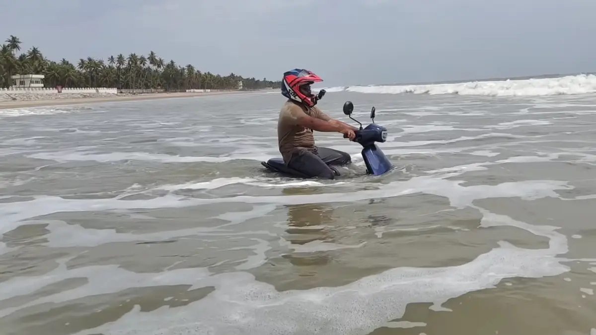 Ola Scooter vs Salt Water - Aki D Hot Pistonz