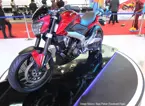 Bajaj Pulsar 400CS Front 3-Quarter image