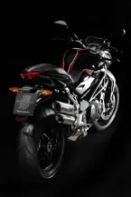 MV Agusta Brutale R 1090 Rear 3-Quarter image