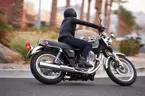 2015 Yamaha SR400 Rear 3-Quarter image