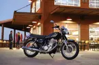 2015 Yamaha SR400 Front 3-Quarter image