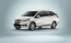 Honda Mobilio Front 3-Quarter image