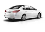 Renault Latitude 'White' Rear 3-Quarter image