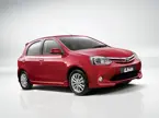 Toyota Etios Liva Front 3-Quarter image