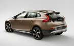 Volvo V40 Cross Country Rear 3-Quarter image