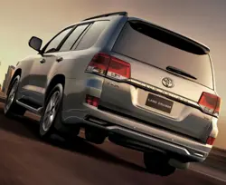 2016 Land Cruiser 200 Rear 3-Quarter