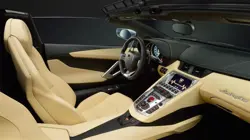 Lamborghini Aventador LP700-4 Roadster Interior