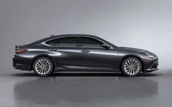 Lexus ES 300h Exquisite Side View