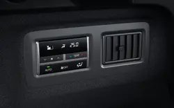 Lexus RX 450hL Third-Row Climate Control