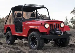 Mahindra Roxor Front 3-Quarter