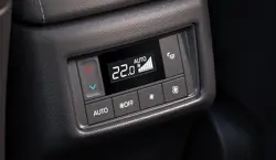 Maruti NEXA Invicto Automatic Air Conditioner