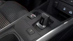 Renault Kardian Dual-Clutch Automatic Gearbox with Joystick