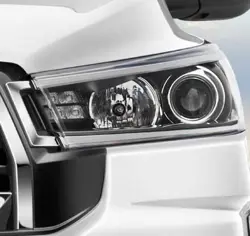 Toyota Innova Crysta Headlamps