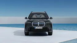 BMW X7 xDrive40d M Sport Front View