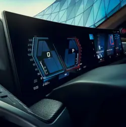 BMW XM Hybrid Curved Display