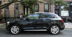 Audi Q5 (2018) Side View