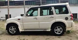 Mahindra Scorpio (2008) Left Side View