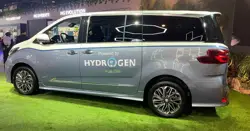 MG Euniq 7 Side View