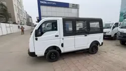 Tata Magic Side View