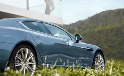 Aston Martin Rapide0