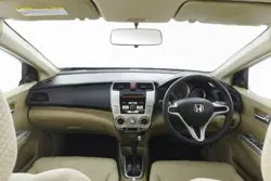 Honda City (2010)0