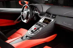 Lamborghini Aventador0