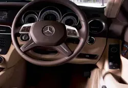 Mercedes C-Class0