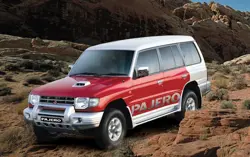 Mitsubishi Pajero (2012)0