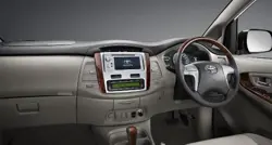 Toyota Innova0