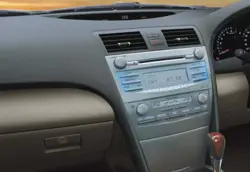 Toyota Camry (2011)0