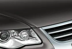 Volkswagen Touareg (2012)0