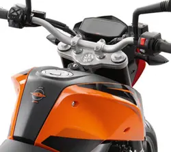 2016 KTM 690 Duke Close-up