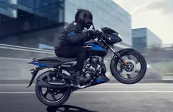 2023 Bajaj Pulsar 125 Carbon Fibre Action Shot