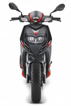 Aprilia SR 160 Carbon Front View