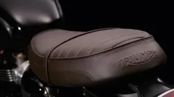 Bonneville T120 Black Features Dark Brown Seat