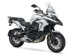 Benelli TRK 502 Front 3-Quarter View