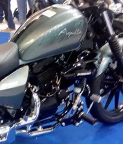 Hyosung GV300 Close-up