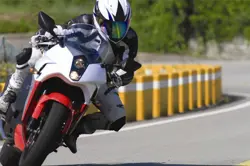 Hyosung GT650R Front View