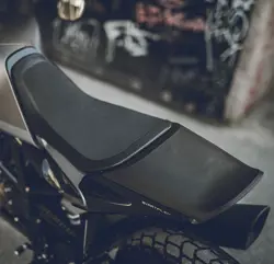 Husqvarna Svartpilen 701 Seat