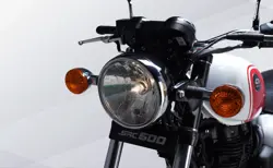 QJ Motor SRC 500 Headlight