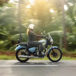 Royal Enfield Meteor 350 Action Shot