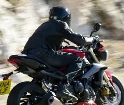 Street Triple ABS Close-up