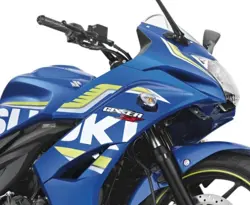 Suzuki Gixxer SF Double Disc (Close-up)