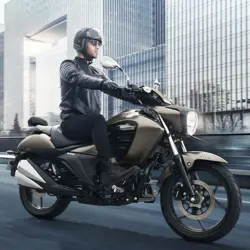 Suzuki Intruder Front 3-Quarter View